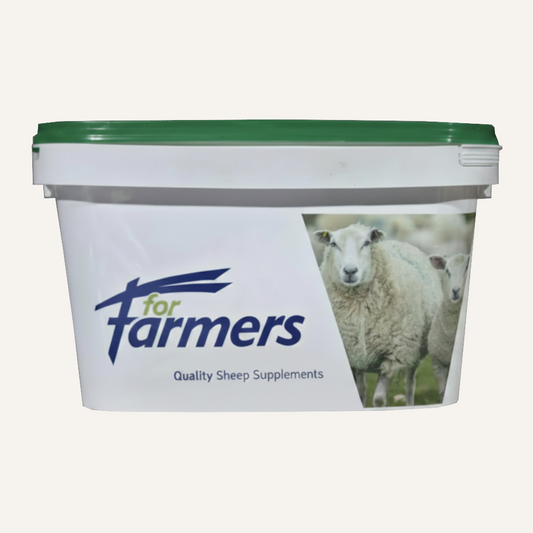 ForFarmers High Magnesium Lick Bucket 20kg Green | Cattle & Sheep Mineral Supplement